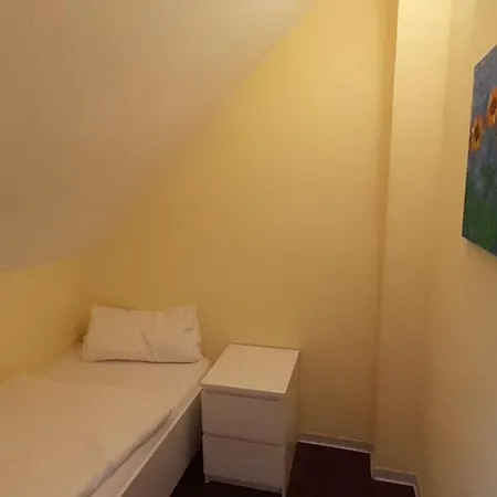 Luxuswohnung, 90 Qm, Balkon, Lage In 아파트 Kollmar