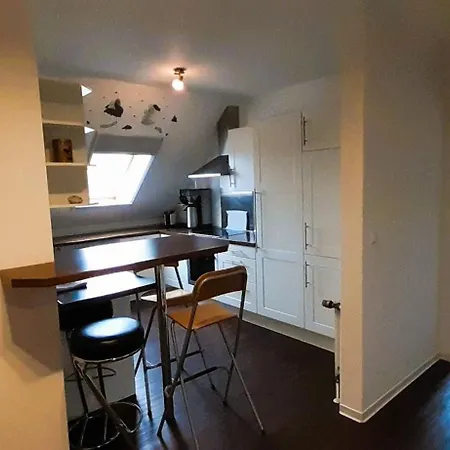 Luxuswohnung, 90 Qm, Balkon, Lage In