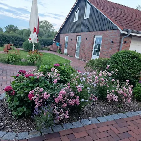 Luxuswohnung, 90 Qm, Balkon, Lage In 아파트 *