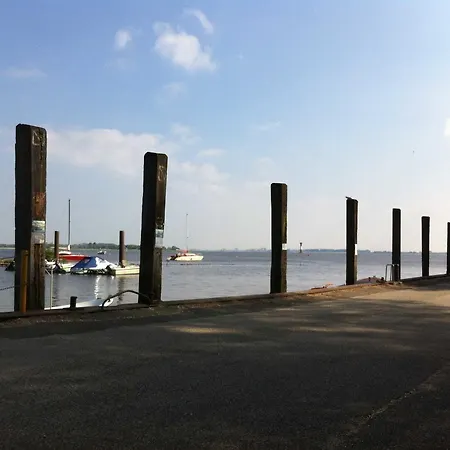 Luxuswohnung, 90 Qm, Balkon, Lage In Appartamento