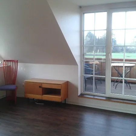 Luxuswohnung, 90 Qm, Balkon, Lage In Appartamento