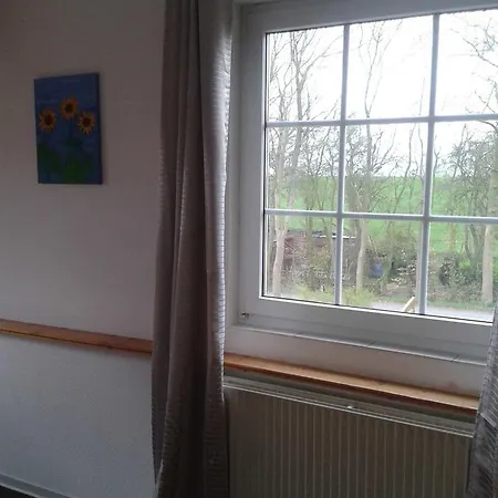 Luxuswohnung, 90 Qm, Balkon, Lage In *