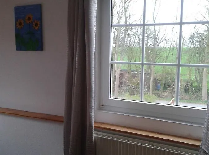 Luxuswohnung, 90 Qm, Balkon, Lage In *